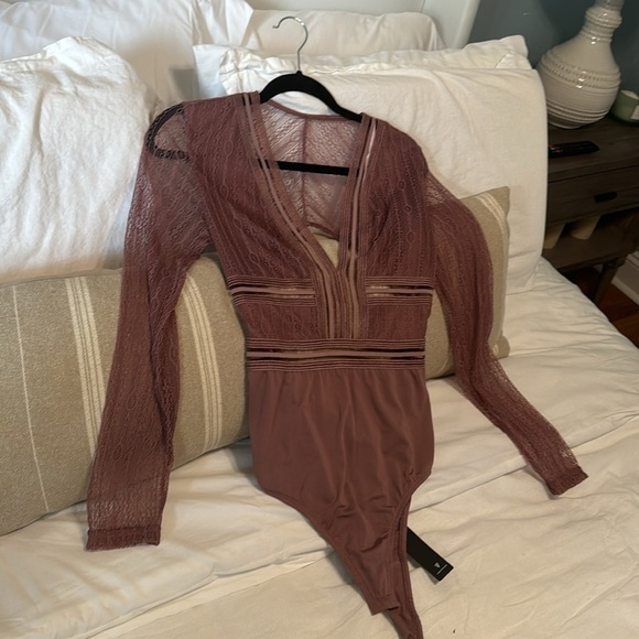 NWT - Lulu's Casita Mauve Pink Sheer Lace Long Sleeve Bodysuit - Picture 6 of 12